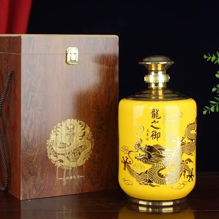 5斤装龙之御精致陶瓷酒坛（木盒装）