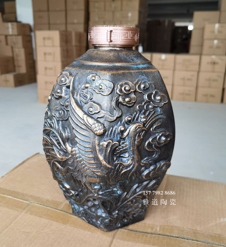 景德镇5斤10斤雕刻陶瓷酒坛（龙凤）