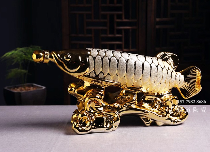 5斤镀金工艺陶瓷酒坛（金龙鱼）