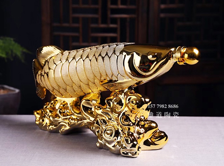 5斤镀金工艺陶瓷酒坛（金龙鱼）