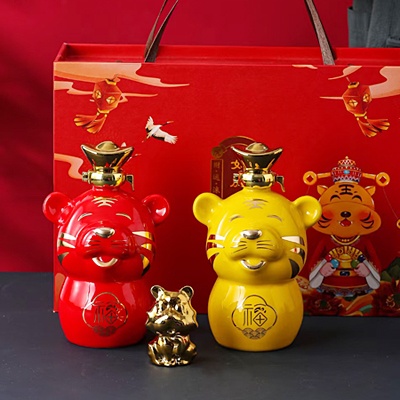 一斤装生肖虎陶瓷小酒坛（如虎添翼）