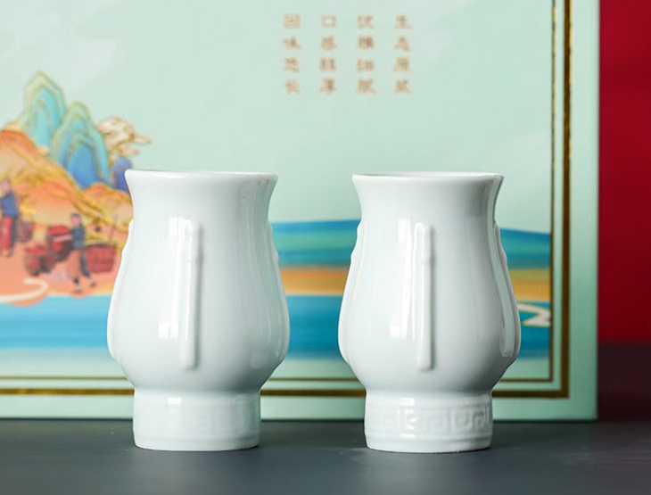 一斤装陶瓷酒坛礼盒（高端定制）