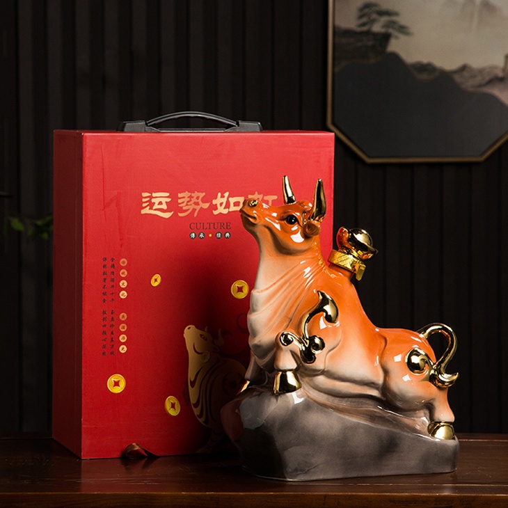 5斤装生肖牛陶瓷酒坛（运势如虹）