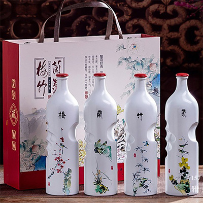 1斤装梅兰竹菊手感陶瓷酒瓶套装