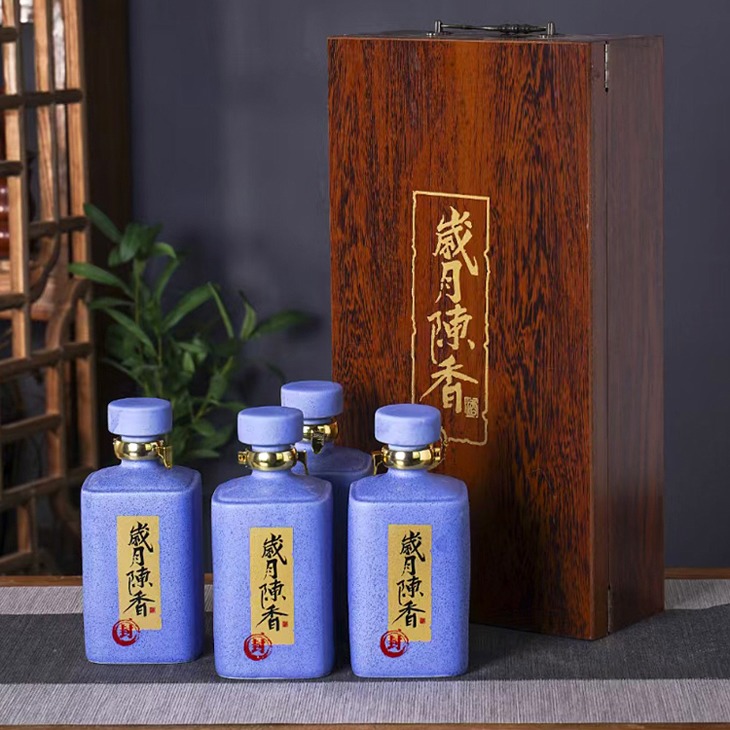 1斤装岁月陈香陶瓷酒瓶（三色可选）