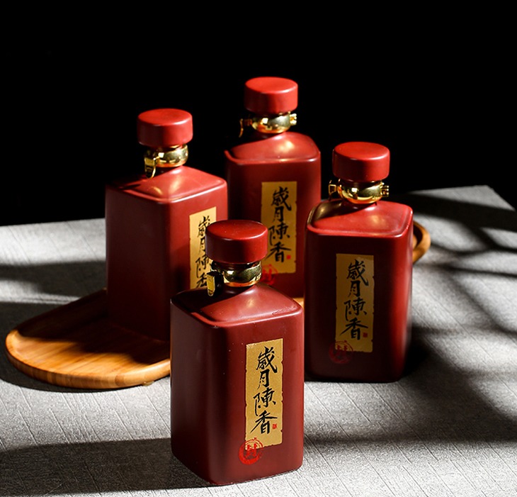 1斤装岁月陈香陶瓷酒瓶（三色可选）