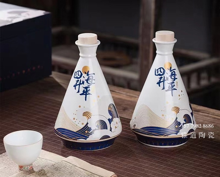 一斤装陶瓷酒坛礼盒（四海升平）
