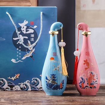 一斤创意陶瓷小酒坛礼盒装（东方潮流）