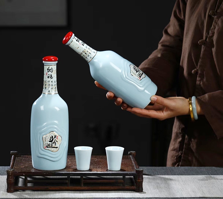 一斤装陶瓷酒坛礼盒套装（日进斗金）(图2)
