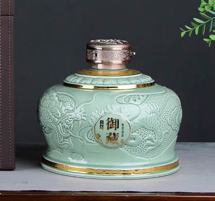 5斤装高档陶瓷酒坛（御藏龙纹）(图2)