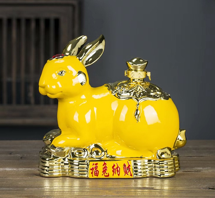 景德镇5斤福兔纳财镀金陶瓷酒坛(图4)