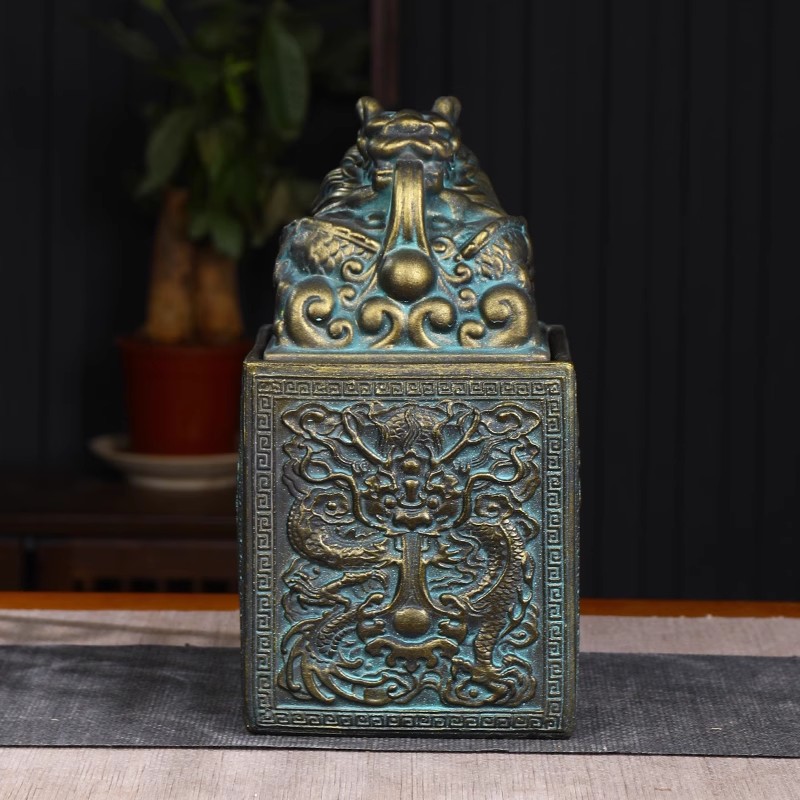 景德镇仿青铜3斤陶瓷酒瓶木盒套装