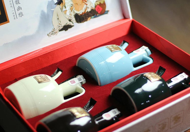 半斤一斤陶瓷酒瓶礼盒装一壶好酒