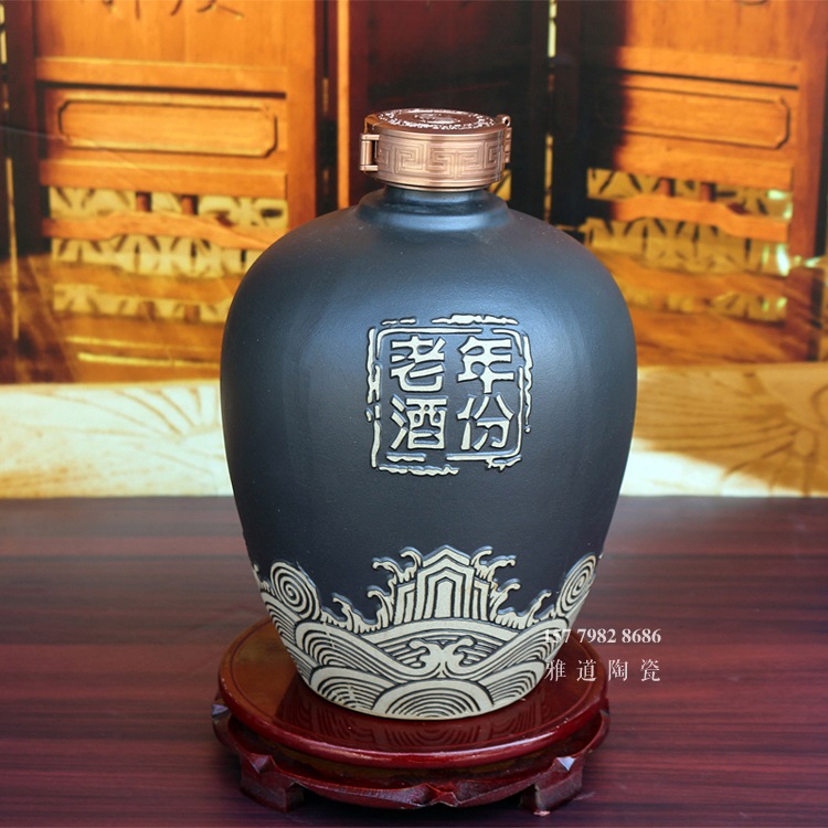 年份老酒5斤装雕刻陶瓷酒坛