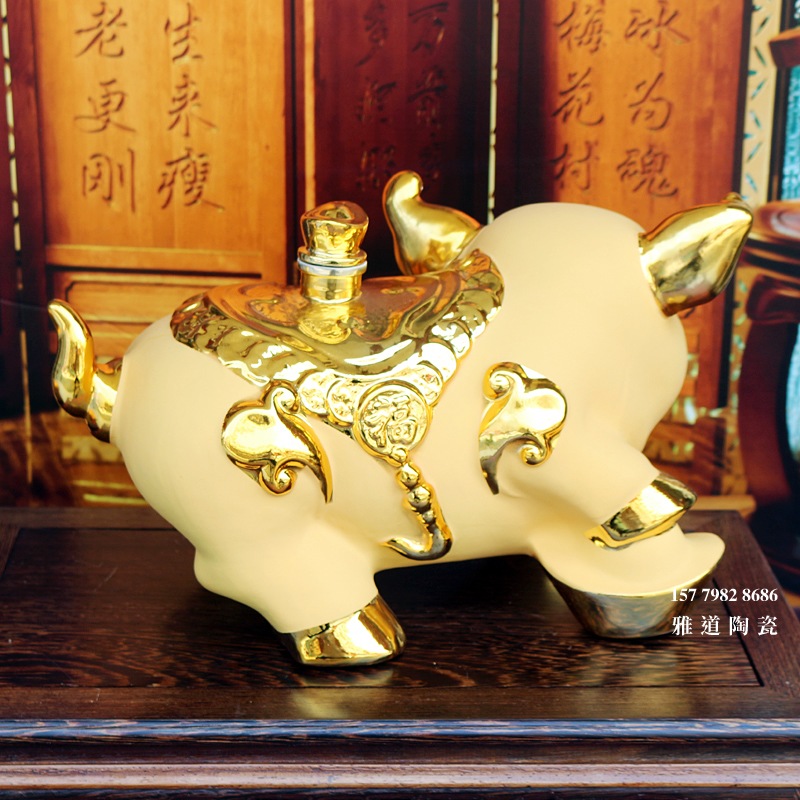 景德镇高档8斤镀金沙绒猪陶瓷酒坛