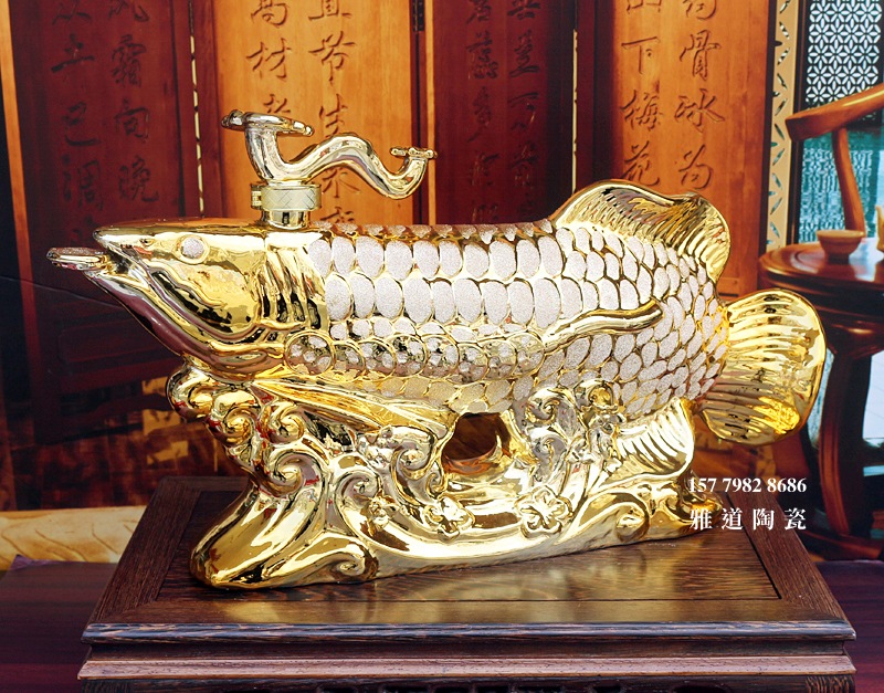 景德镇10斤装金龙鱼陶瓷酒坛礼盒装