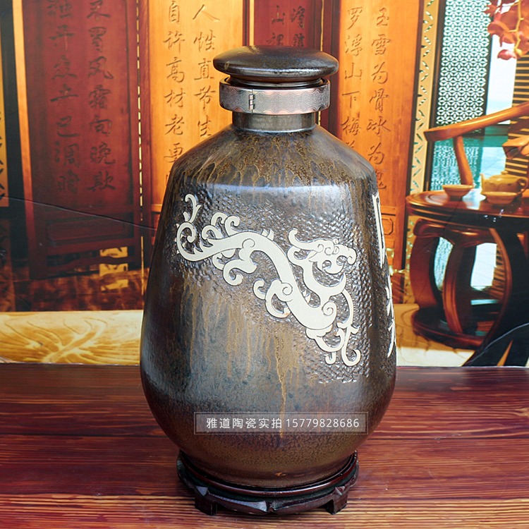 景德镇高温颜色釉雕刻复古酒坛