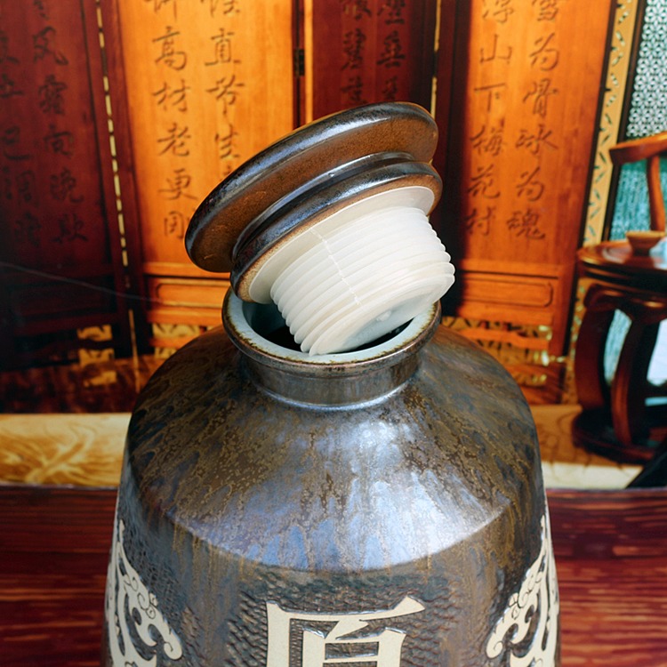 景德镇高温颜色釉雕刻复古酒坛
