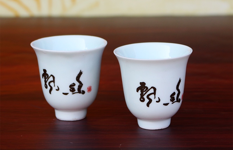 1斤装飘香双耳带杯陶瓷酒坛