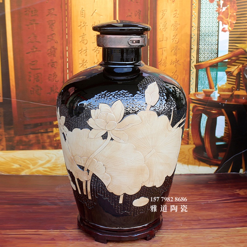 50斤景德镇手工雕刻荷花乌金酒坛