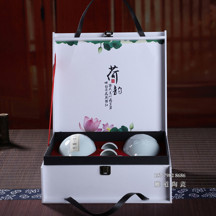 1斤装青釉浮雕荷花陶瓷酒坛礼盒