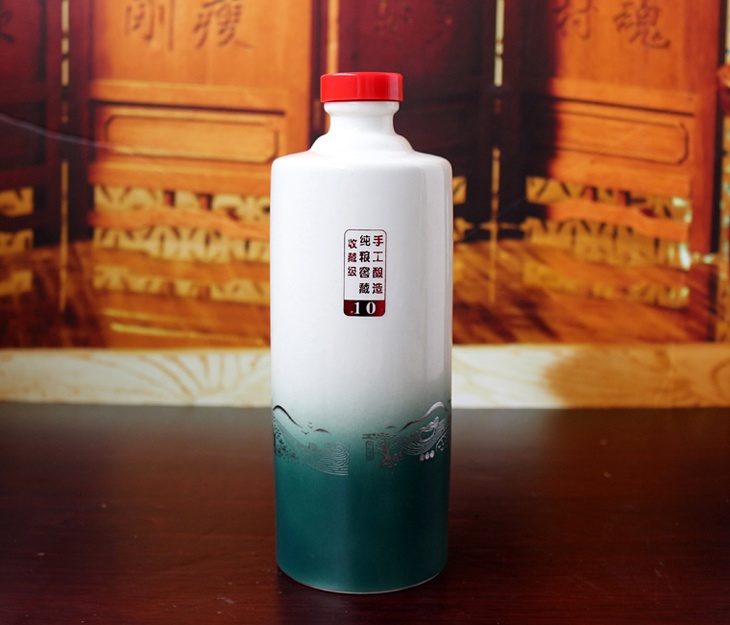 1斤高档皮盒装陶瓷小酒坛