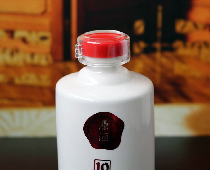 1斤高档皮盒装陶瓷小酒坛