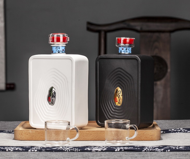 景德镇一斤装黑白对装陶瓷酒瓶礼盒