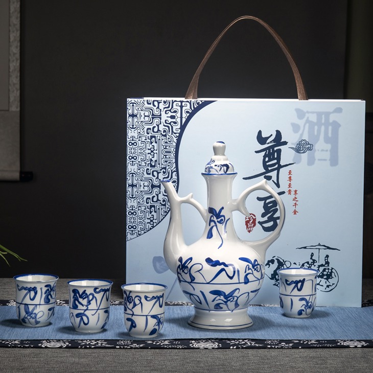 景德镇2斤老茶花青花陶瓷酒壶礼盒