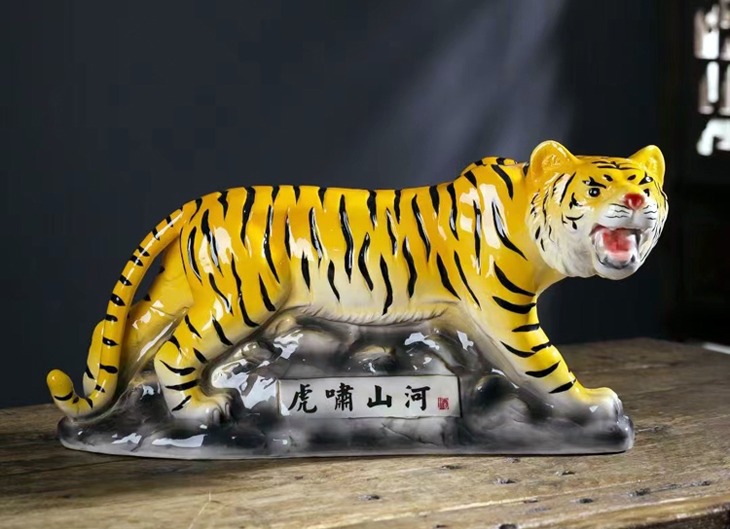 5斤虎啸山河工艺陶瓷酒坛