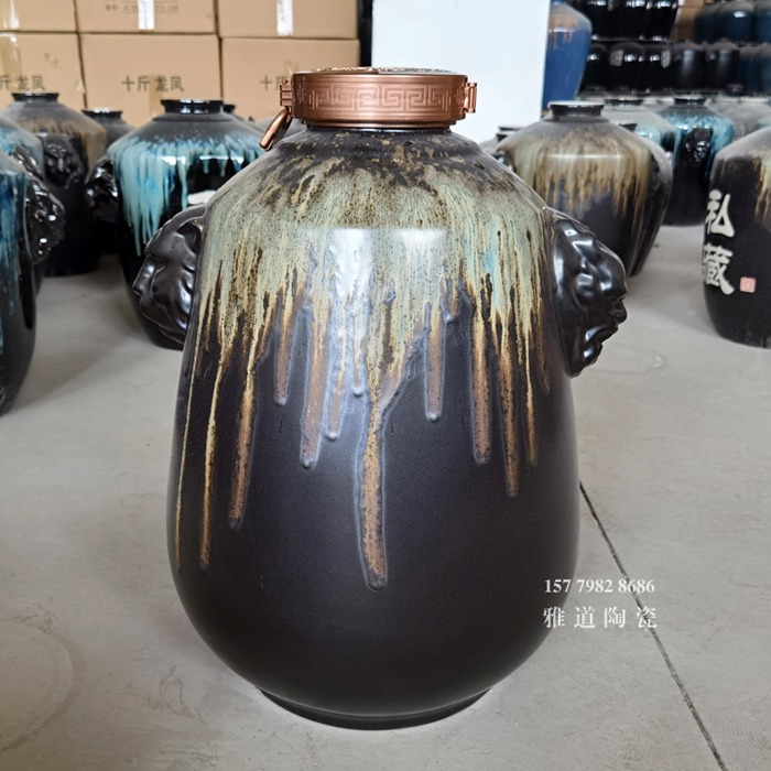 50斤装龙虎陶瓷酒坛（岁月封藏）