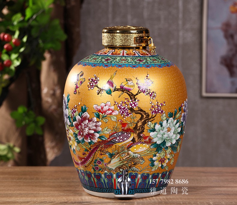 带龙头的酒坛