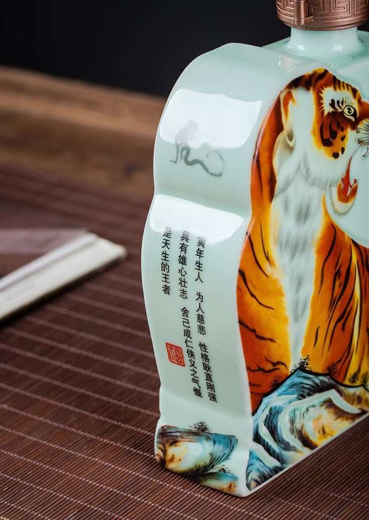 1斤工艺老虎陶瓷酒坛（虎啸山河 ）(图4)